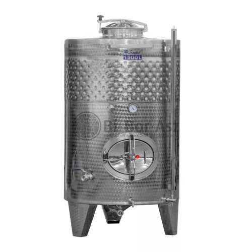 Tartály Zottel (5.1) zárt 2600 liter, egy hűtőpalásttal, felső és oldalsó búvónyílással